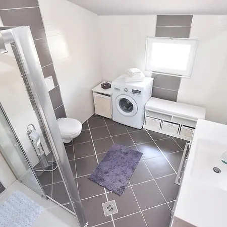 Daire Larisa Gornji Karin