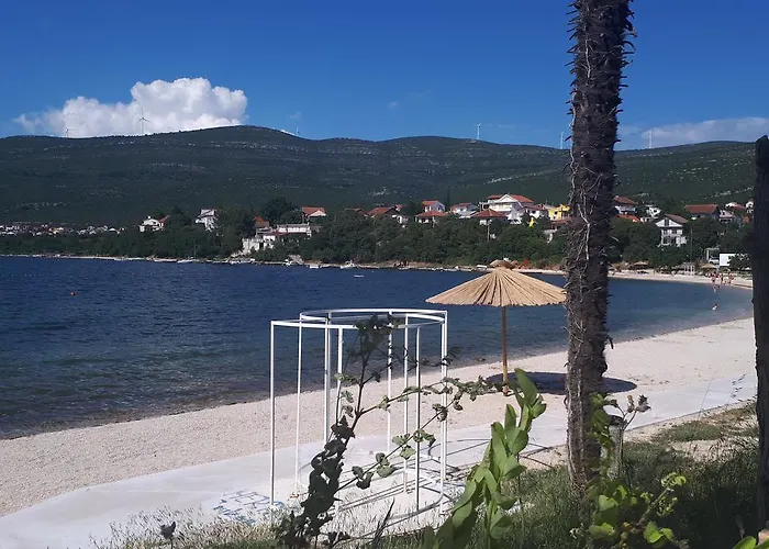 Larisa Apartman Gornji Karin